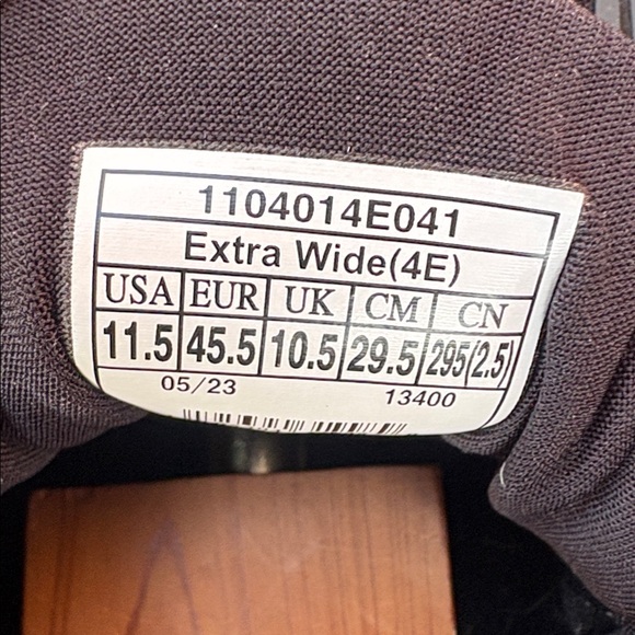 Brooks Men’s Beast GTS 23 Size 11.5 Extra Wide (4E) Black and Gray Sneakers. - Picture 7 of 7